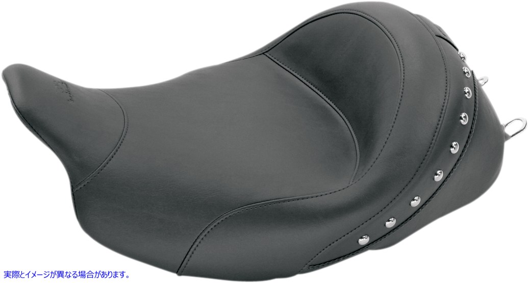 取寄せ スタッズ付きビニールソロシート マスタング Solo Chrome Studded Seat - FL 08+ 76029 08010452