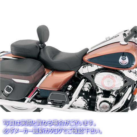 取寄せ 取り外し可能なバックレストを備えたワイドスタイルのソロシート マスタング Wide Solo Seat - With Backrest - Vintage - Black - Smooth - FL '08+ 79600 08010462