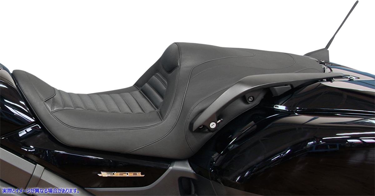 取寄せ Tripper Fastbackシート マスタング Seat - Tripper Fastback? - Front Tuck-n-Roll - Black - F6B 76841 08101580