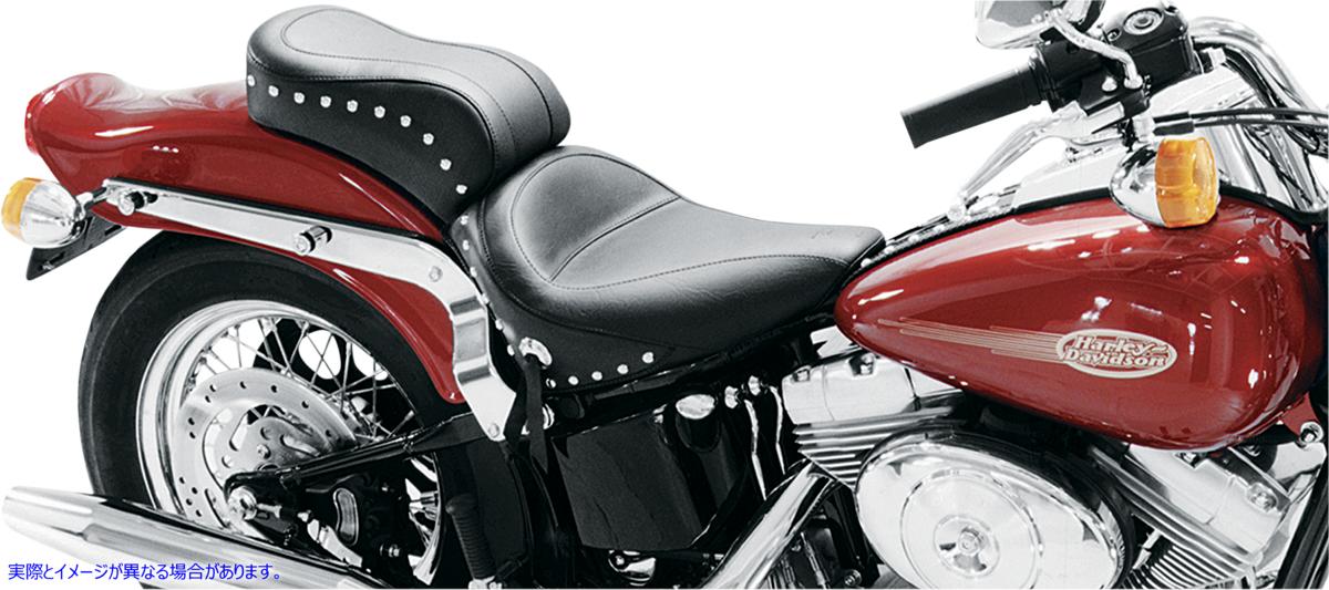 取寄せ スタッズ付き2アップシート マスタング Original Studded Seat - Softail '00-'05 75076 DS900218